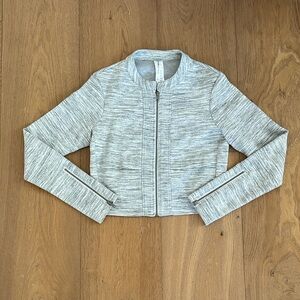 Fabletics Heathered Gray Zip-Up Cropped Jacket Small with Pockets Soft